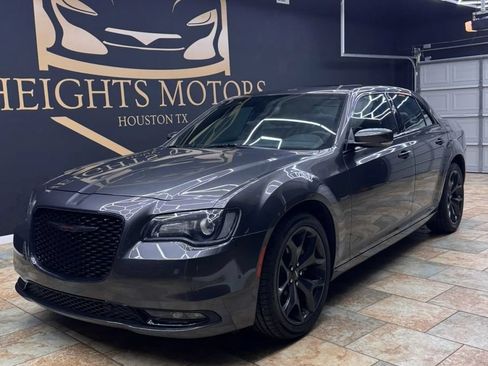 Used 2023 Chrysler 300 S RWD image 4