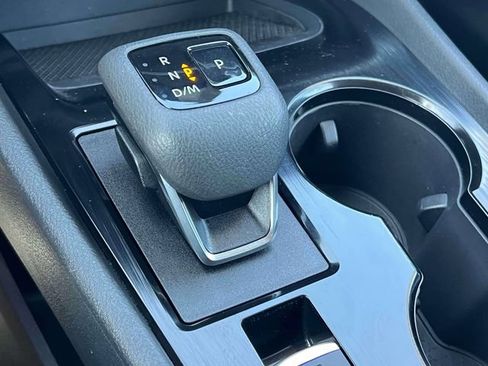 Used 2025 Nissan Rogue S AWD/4WD image 26