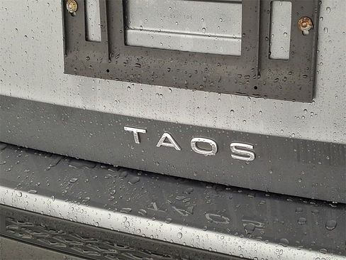 Used 2022 Volkswagen Taos SE w/ IQ.Drive SE Package image 31