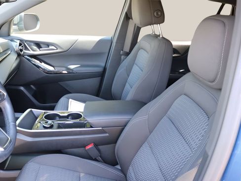 Used 2026 Chevrolet Equinox LT FWD image 12