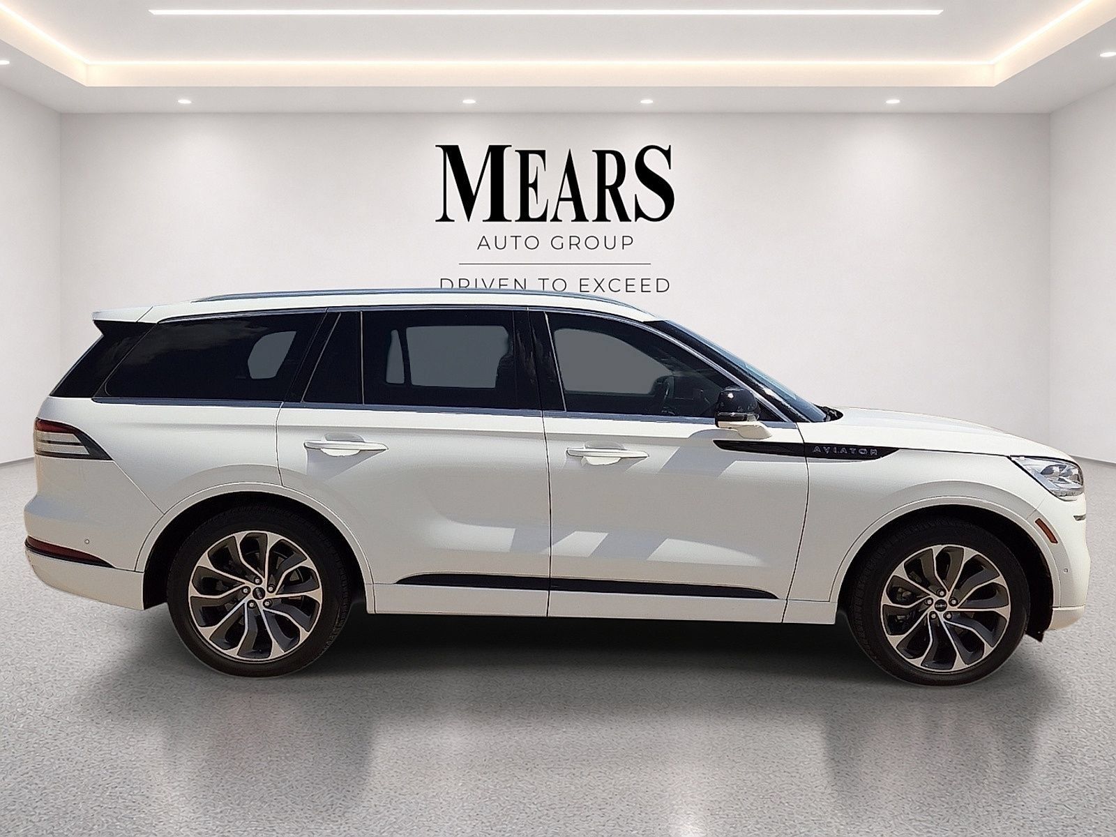 Used 2020 Lincoln Aviator Grand Touring w/ Equipment Group 302A AWD/4WD image 6