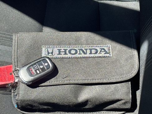 Used 2023 Honda Civic Sport image 9