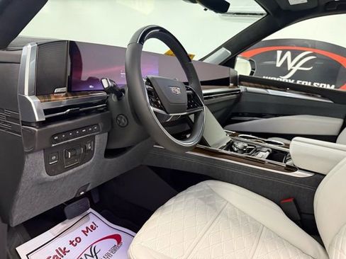 Used 2026 Cadillac Escalade Platinum Sport image 11