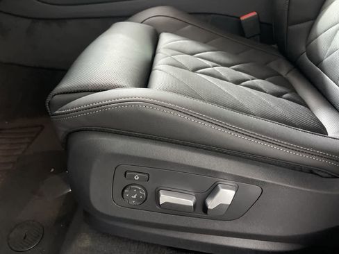 Used 2024 BMW X5 xDrive40i w/ Parking Assistance Package image 10