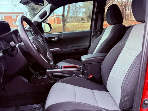 Used 2023 Toyota Tacoma TRD Sport image 21
