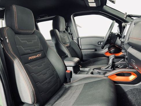 Used 2022 Nissan Frontier PRO-4X w/ Technology Package image 18