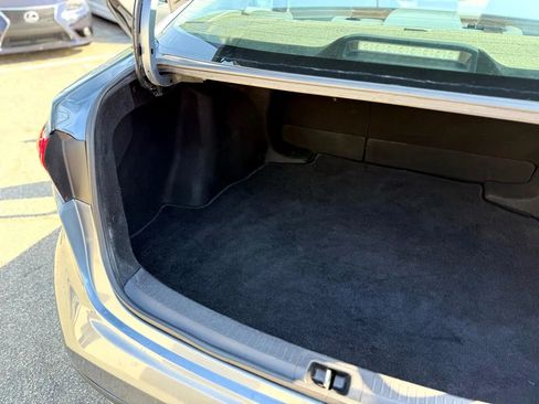 Used 2021 Toyota Corolla L image 27