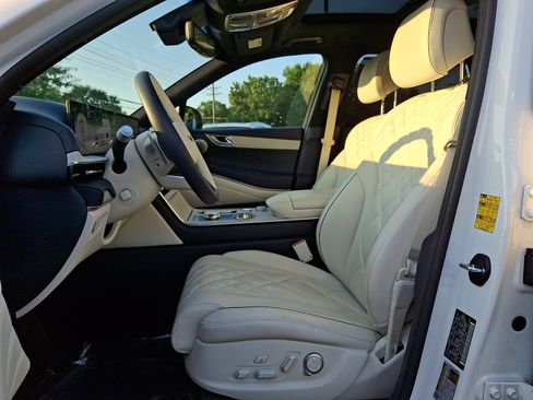 Certified 2025 Genesis GV80 3.5T Prestige AWD/4WD image 14