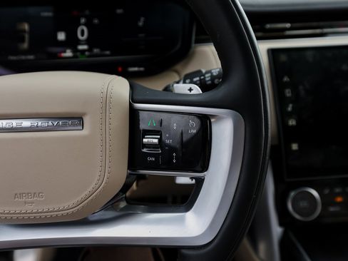 Used 2023 Land Rover Range Rover SE image 16