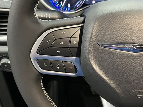 New 2026 Chrysler Pacifica Select FWD image 23