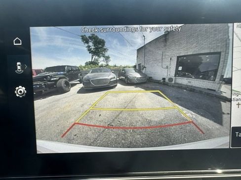 Used 2024 Hyundai Elantra SEL image 24