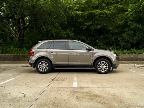 Used 2013 Ford Edge SEL FWD image 10