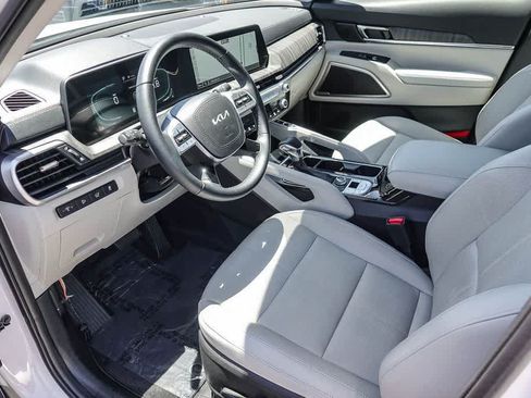Certified 2024 Kia Telluride EX w/ EX Captain's Chair Package AWD/4WD image 16
