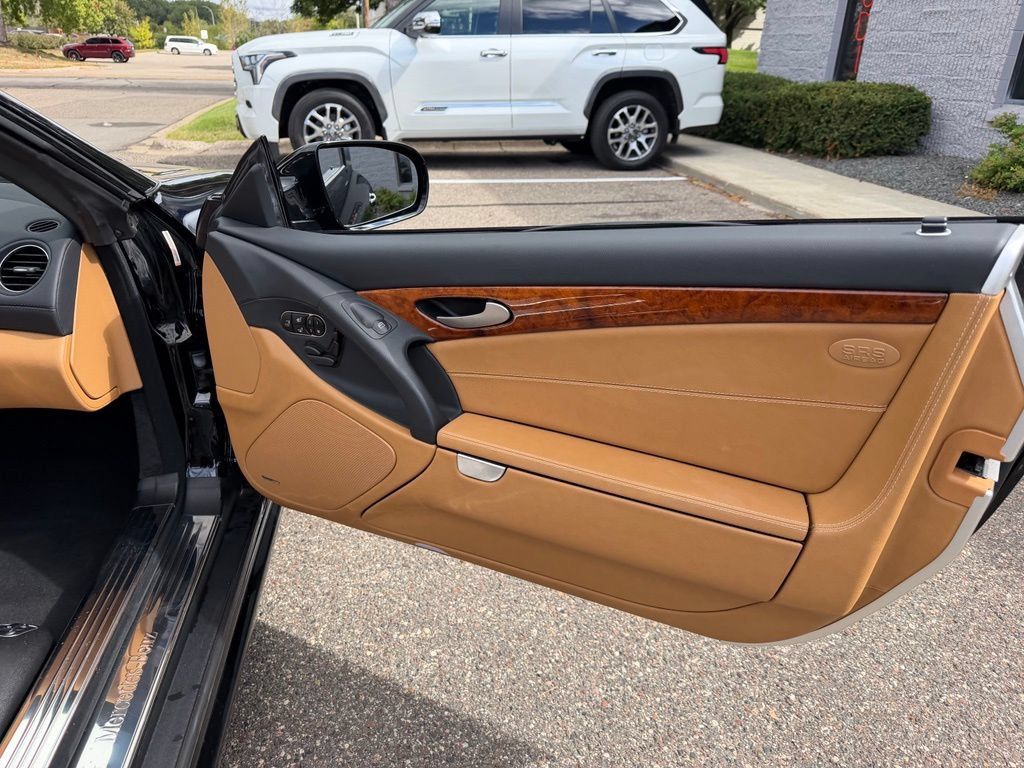 Used 2012 Mercedes-Benz SL 550 image 23