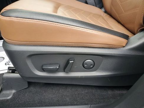 Certified 2025 Nissan Pathfinder Platinum w/ Cargo Package AWD/4WD image 32