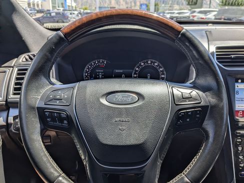 Used 2017 Ford Explorer Platinum AWD/4WD image 19