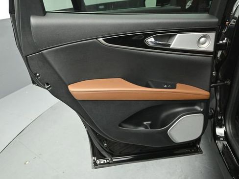 Certified 2023 Lincoln Nautilus Reserve w/ Equipment Group 202A image 24