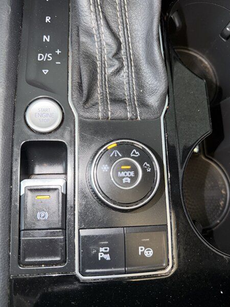 Used 2022 Volkswagen Atlas SEL Premium AWD/4WD image 19