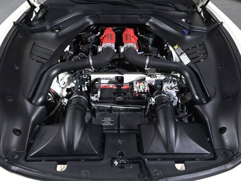 Certified 2017 Ferrari California T RWD image 5