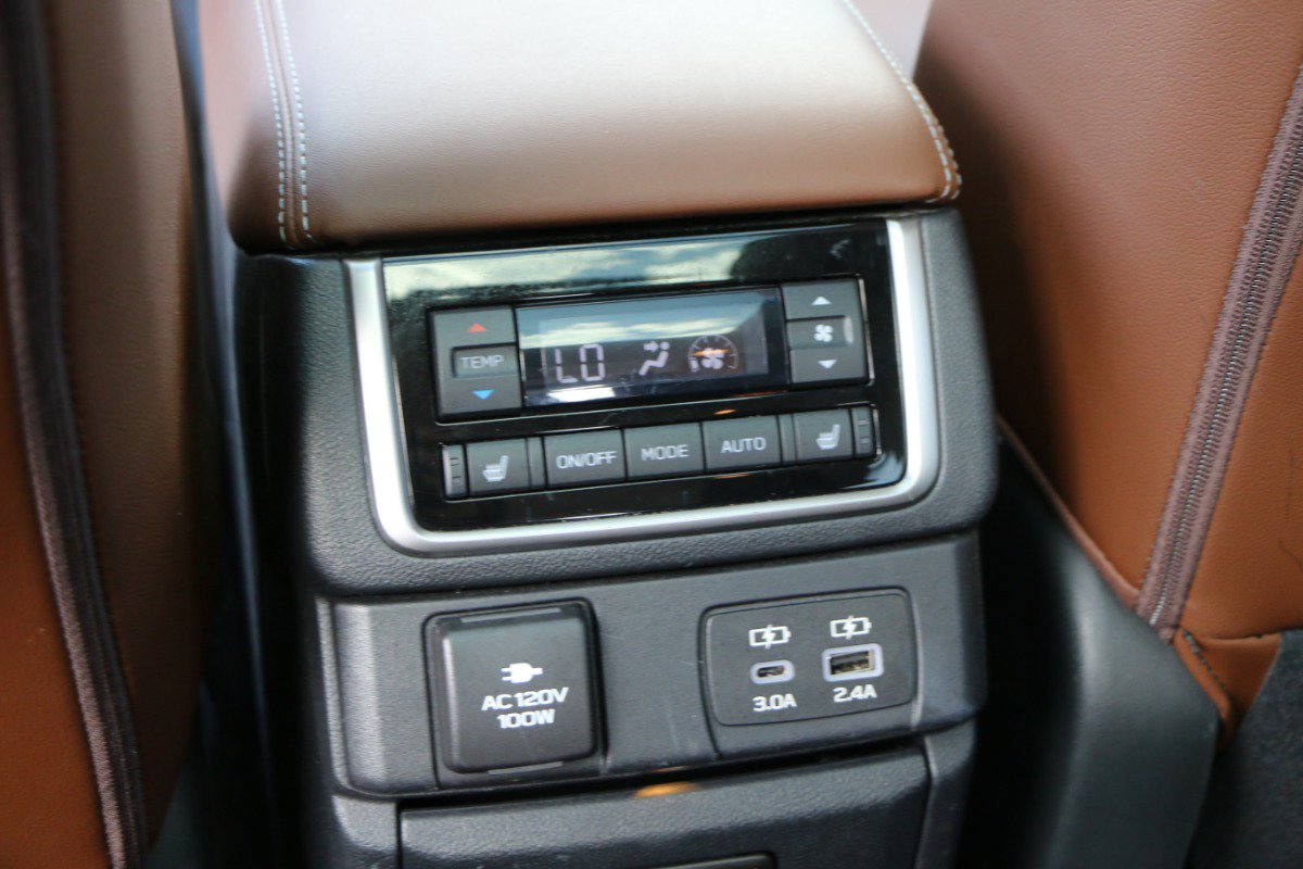 Used 2024 Subaru Ascent Touring AWD/4WD image 34
