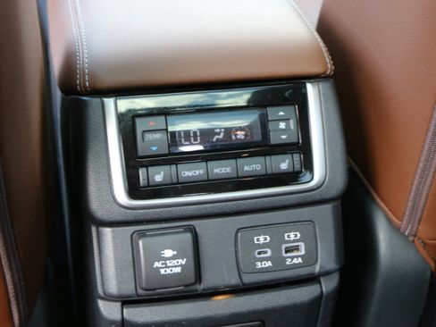 Used 2024 Subaru Ascent Touring AWD/4WD image 34