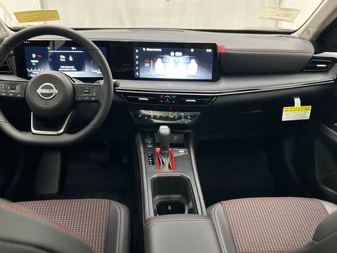 New 2025 Nissan Kicks SR w/ SR Premium Package image 20