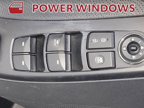 Used 2012 Hyundai Elantra Limited image 19