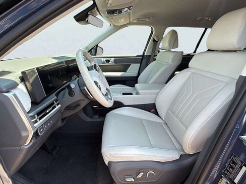 Used 2026 Hyundai Santa Fe SEL AWD/4WD image 16