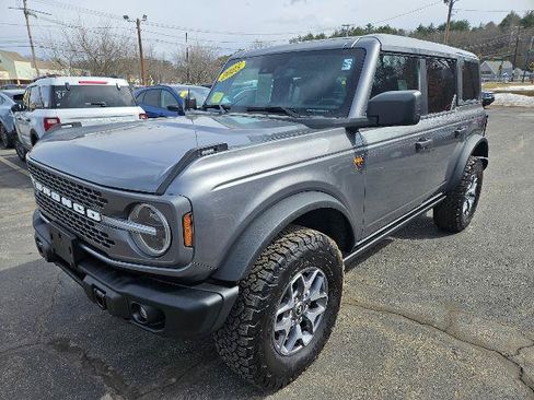Certified 2025 Ford Bronco Badlands AWD/4WD image 1