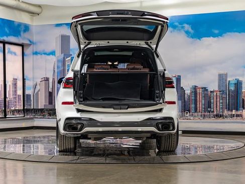 Certified 2024 BMW X7 xDrive40i w/ Executive Package image 12