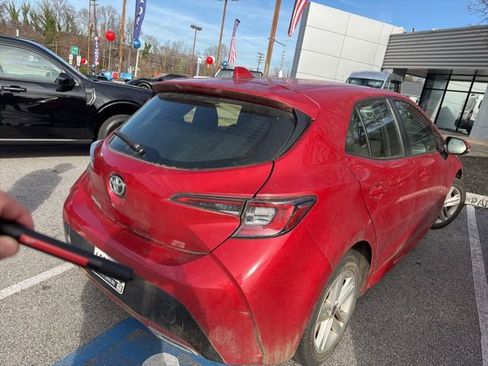 Used 2021 Toyota Corolla Hatchback image 12