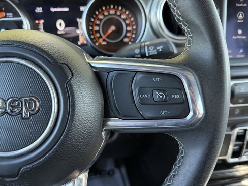 Used 2023 Jeep Wrangler Sahara image 31
