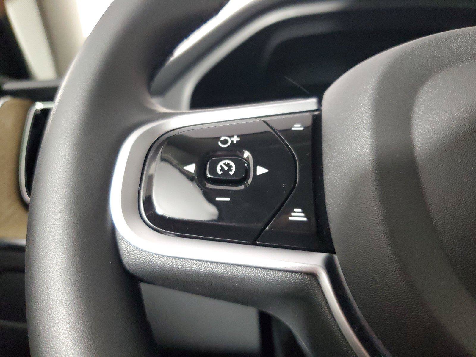 Certified 2026 Volvo XC60 B5 Plus AWD/4WD image 25
