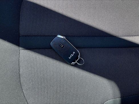 Used 2022 Kia K5 LXS FWD image 35