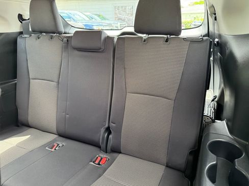 Used 2022 Toyota Highlander LE image 27