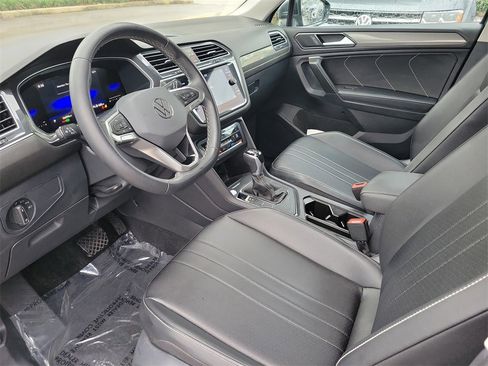 Certified 2023 Volkswagen Tiguan SE image 13