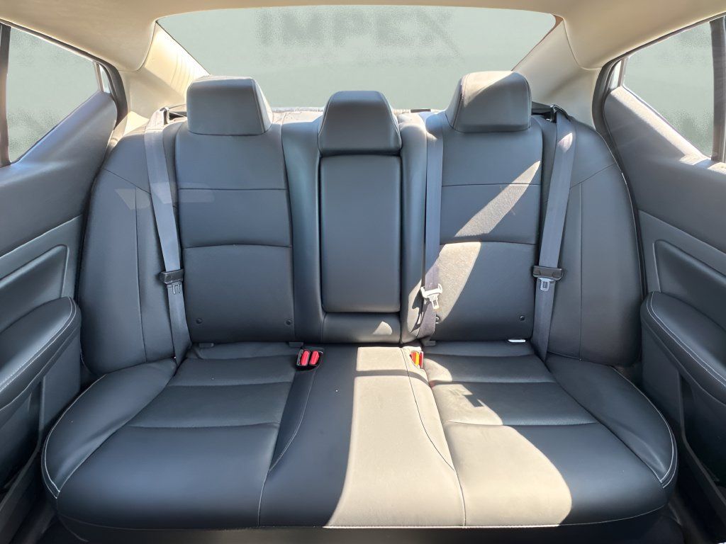 Used 2024 Nissan Altima 2.5 SL FWD image 11