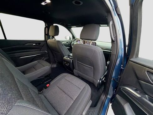 Used 2025 Chevrolet Traverse LT image 27