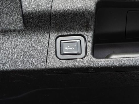 Used 2017 GMC Acadia Denali image 13