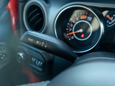 Used 2022 Jeep Wrangler Unlimited Sport image 24