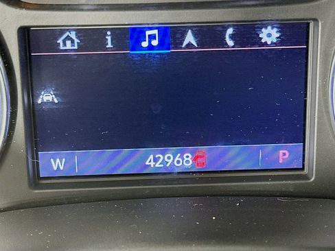 Used 2022 Buick Enclave Essence image 17