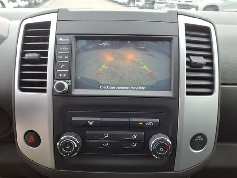 Used 2021 Nissan Frontier SV w/ SV Utility Package image 19