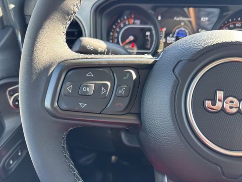 New 2025 Jeep Gladiator Sport image 13