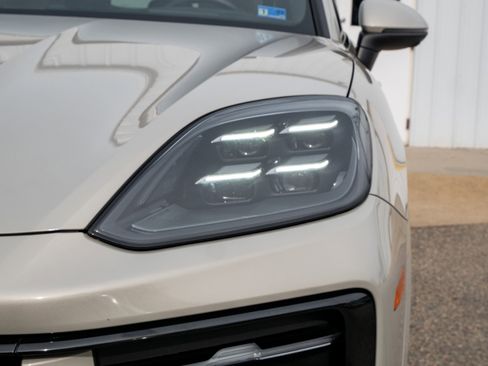 Certified 2024 Porsche Cayenne S w/ Premium Package Plus (PP1) image 13