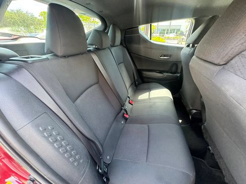 Used 2018 Toyota C-HR XLE FWD image 29