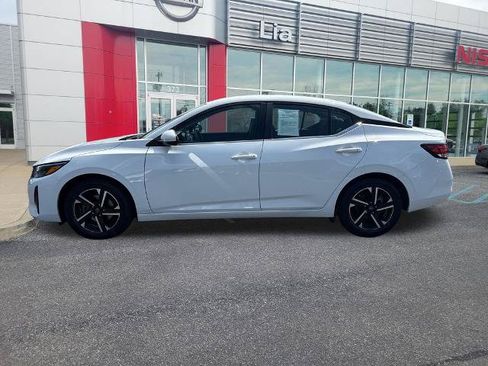 Certified 2024 Nissan Sentra SV FWD image 7