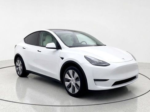 Used 2023 Tesla Model Y Long Range AWD/4WD image 1