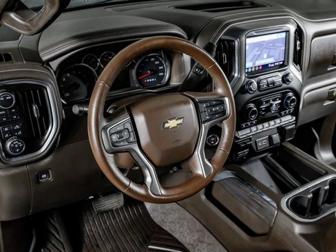 Used 2020 Chevrolet Silverado 2500 LTZ AWD/4WD image 16