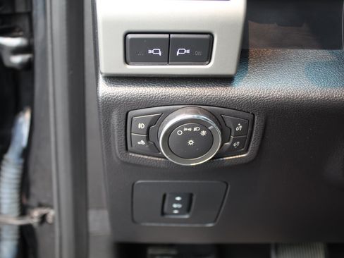 Used 2016 Ford F150 Lariat w/ Equipment Group 502A Luxury AWD/4WD image 34