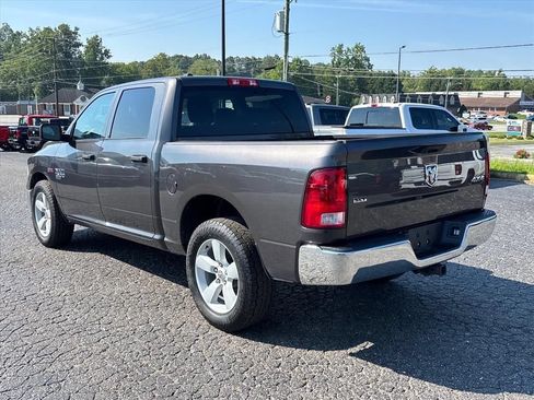 Used 2023 RAM 1500 Classic SLT AWD/4WD image 5